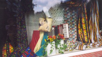 Shop_Schaufenst_Musik_2004_350b